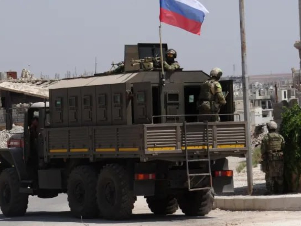 في الذكرى الـ10 للتدخل العسكري الروسي بسوريا.. الشبكة السورية تطالب بتسليم الأسد للعدالة