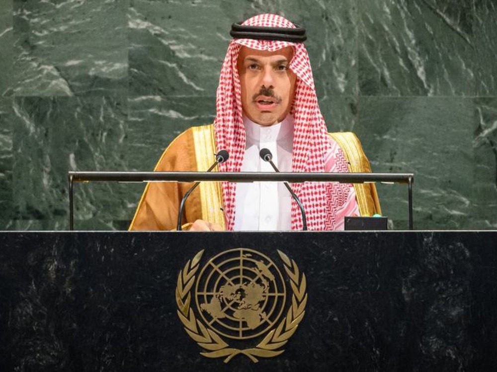 وزير الخارجية السعودي: ندين الاعتداءات الإسرائيلية ونرحّب برفع العقوبات عن سوريا
