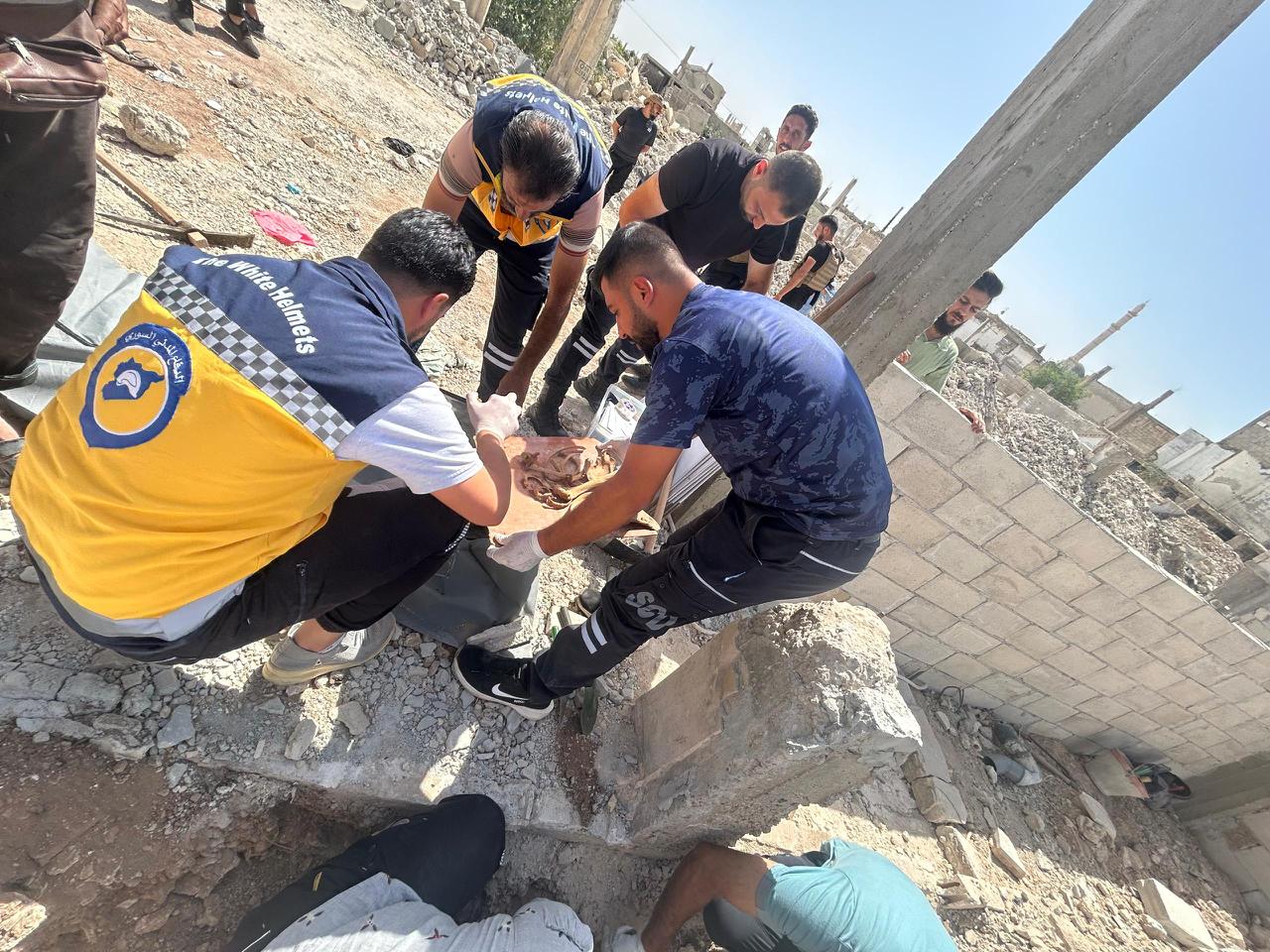 بعد استجابته لبلاغ الأهالي.. الدفاع المدني يدعو لعدم العبث بمواقع الرفات البشرية