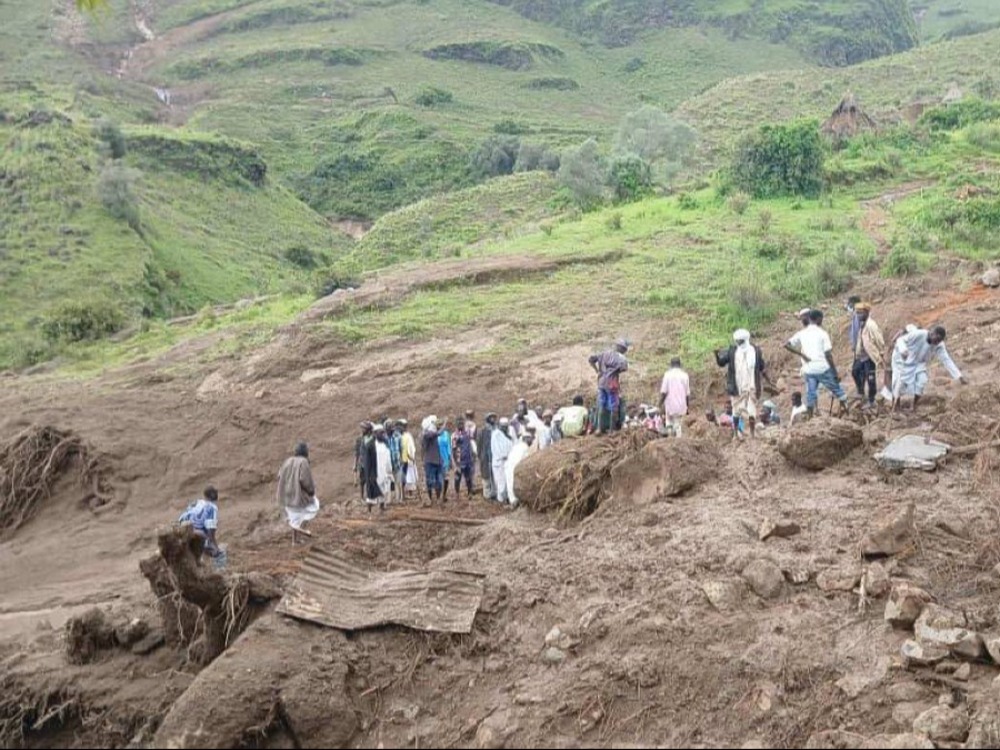 انزلاق جبلي يبتلع قرية بأكملها ويودي بحياة ألف شخص في السودان