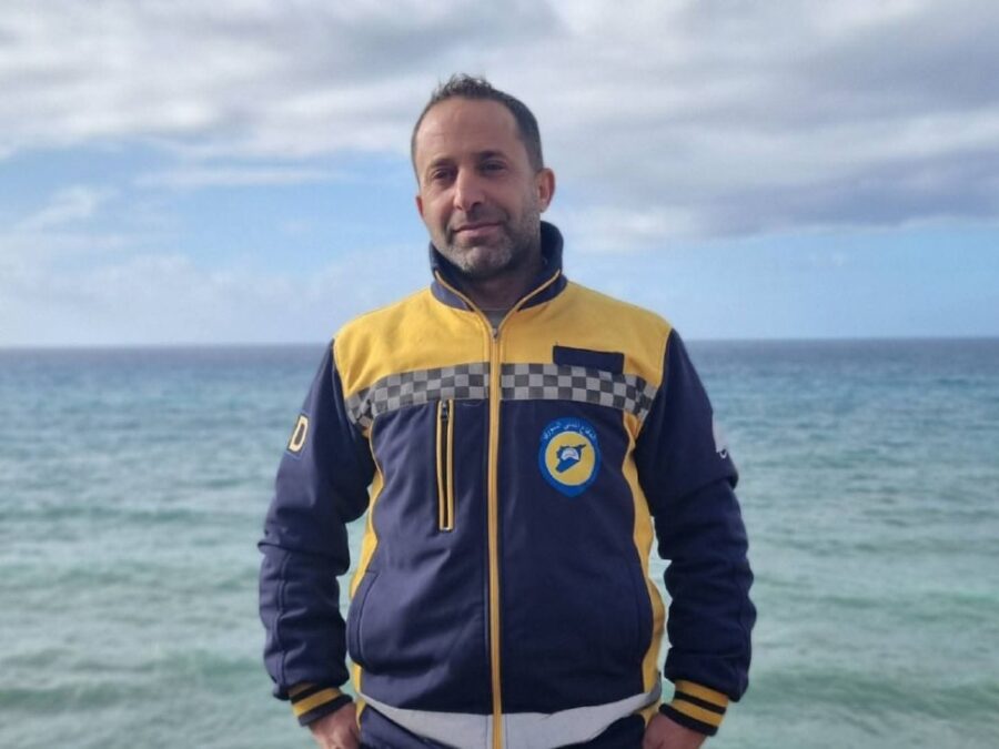 استشهاد متطوع في الدفاع المدني أثناء إخماد الحرائق بريف اللاذقية