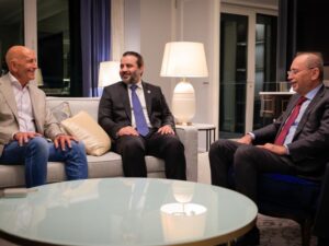 لقاءات دبلوماسية لوزير الخارجية في قمة قطر الطارئة