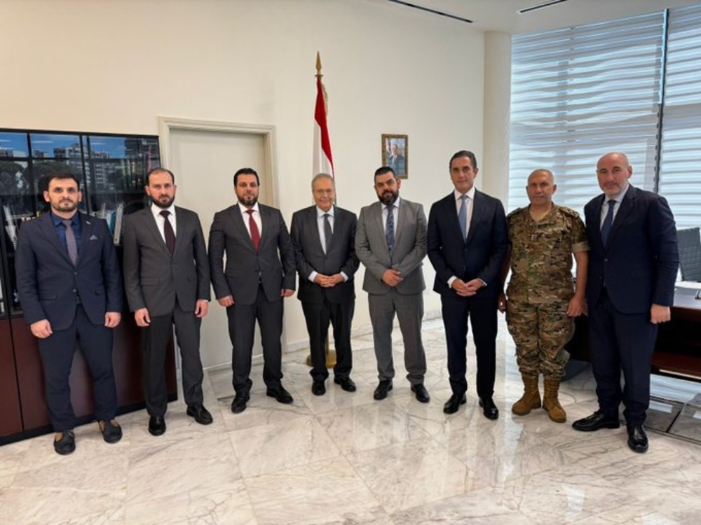 وفد من وزارة الخارجية والمغتربين يناقش ملف المعتقلين مع نائب رئيس وزراء لبنان