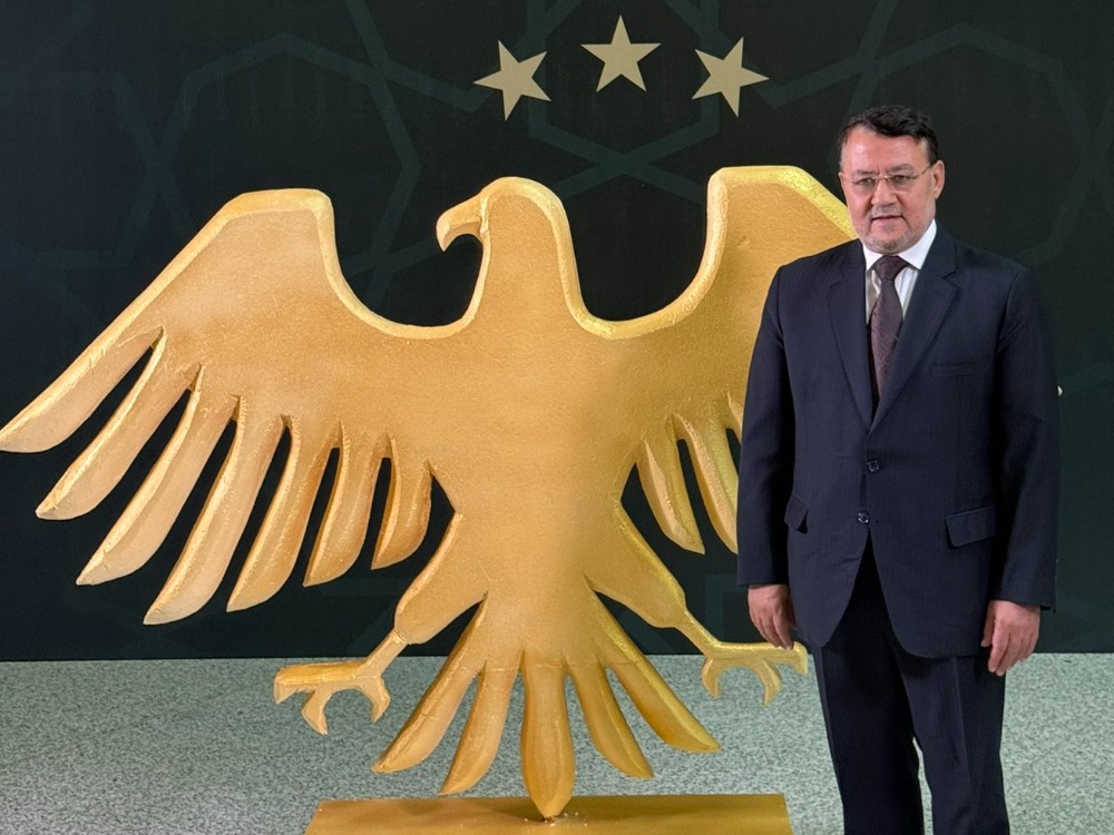 المستشار الإعلامي للرئاسة يدعو المؤسسات الإعلامية العربية والدولية للالتزام بمدونات السلوك المهني