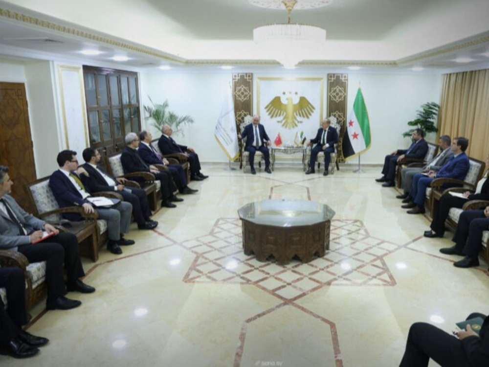 مباحثات سورية – تركية لإنشاء جامعة متخصصة بالطيران وتبادل المنح