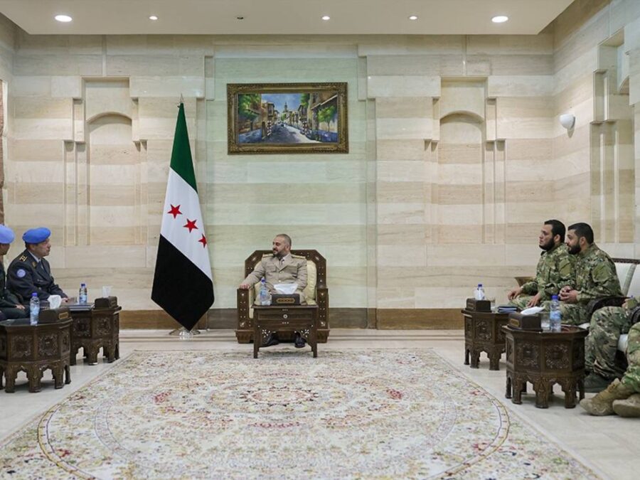 وزير الدفاع يبحث مع رئيس بعثة الانتسو الأممية تعزيز التعاون والتنسيق المشترك