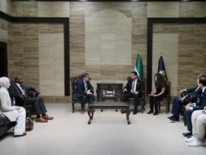 وزير الصحة يبحث مع غرفة التجارة الأميركية سبل التعاون في القطاع الصحي