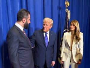 الرئيس الشرع يلتقي الرئيس الأمريكي وعقيلته في نيويورك