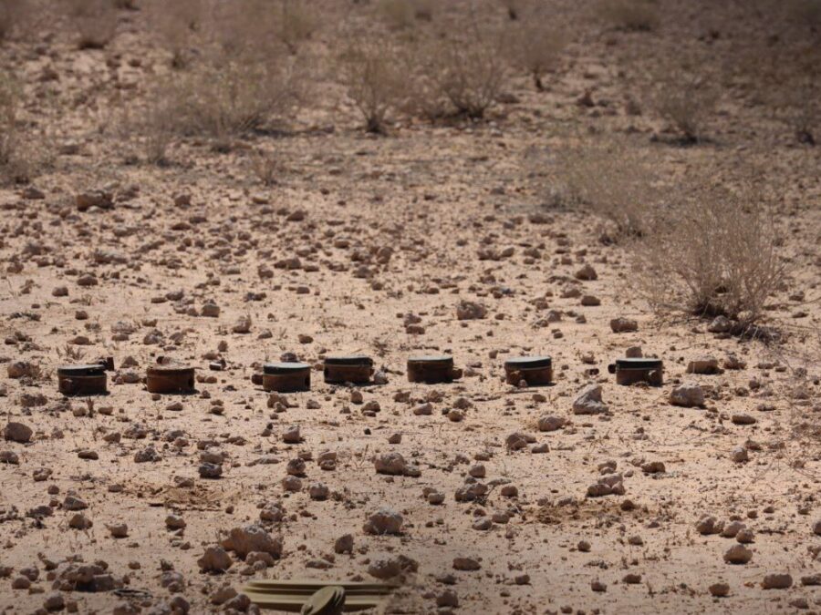 أفواج الهندسة العسكرية تفكك أكثر من 5000 لغم في دير الزور