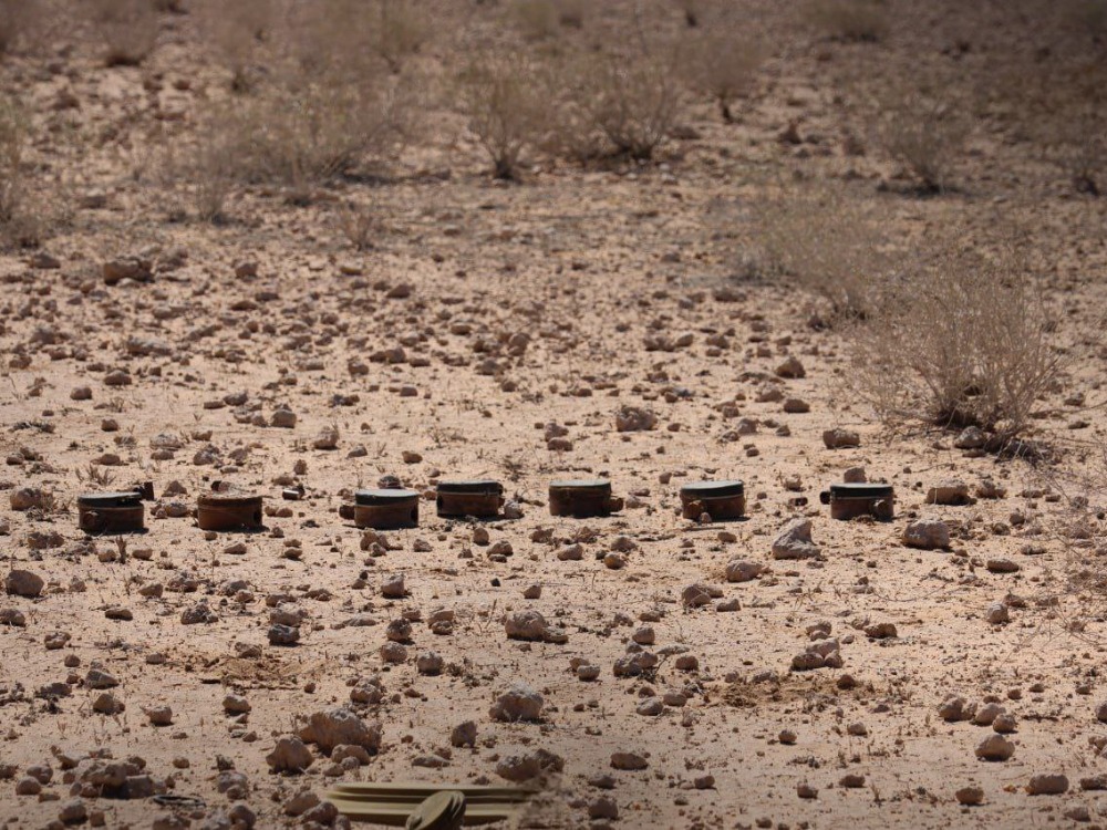 إصابة عنصر من وزارة الدفاع ومراسلي وكالتي سانا والأناضول جراء انفجار لغم بريف اللاذقية