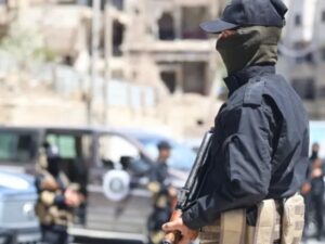 مصدر أمني للإخبارية: القبض على متورطين بمحاولة إخراج موقوفين وتزوير جوازات في دمشق