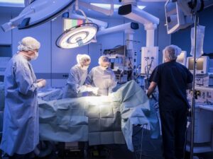مشفى جراحة القلب الجامعي ينجح في تصنيع صمام رئوي ذاتي للأطفال