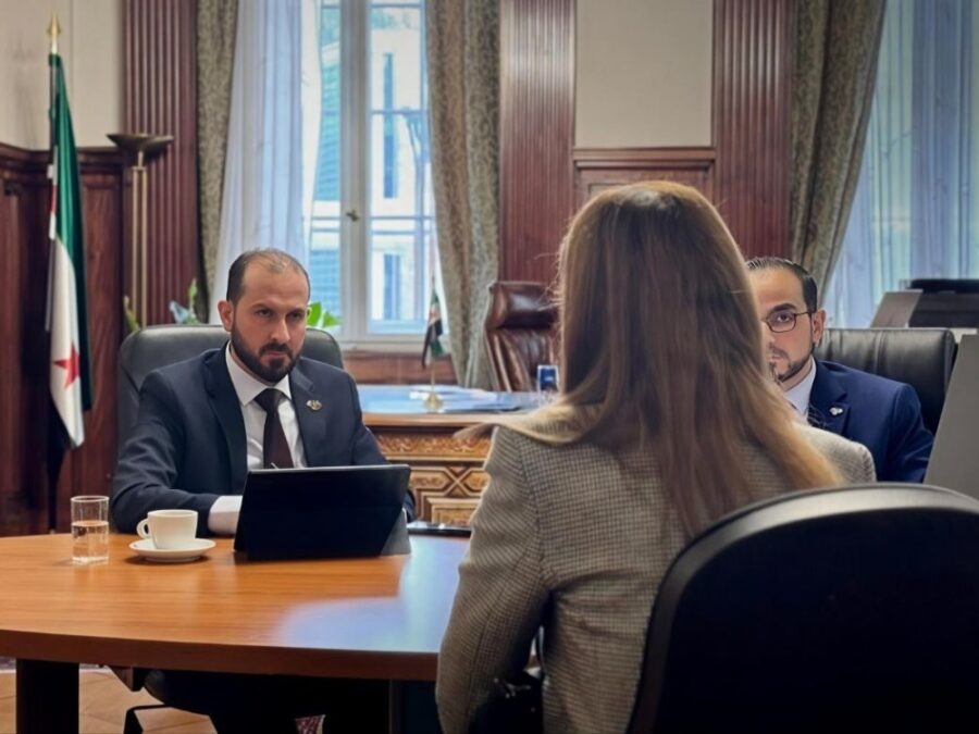 وزارة الخارجية والمغتربين تجري مقابلات لاختيار كوادر جديدة في سفارة برلين