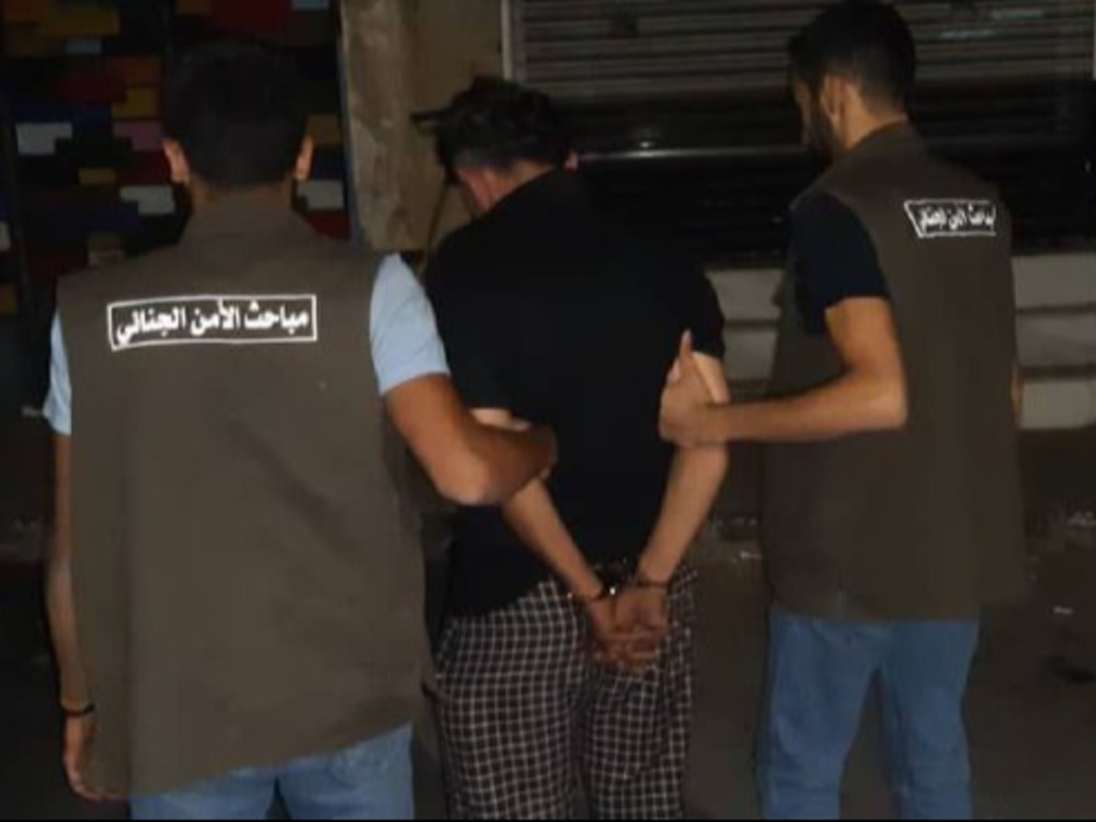 مصدر أمني للإخبارية: القبض على متورطين بمحاولة إخراج موقوفين وتزوير جوازات في دمشق