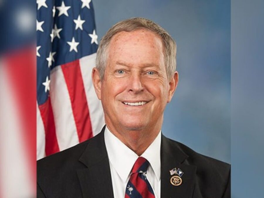 نائب أمريكي يدعو لإعادة المعتقلين السوريين من لبنان