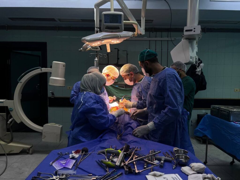 وزارة الصحة تنهي حملة علاج مجانية بمعاينة 200 مريض وعمليات جراحية في العمود الفقري