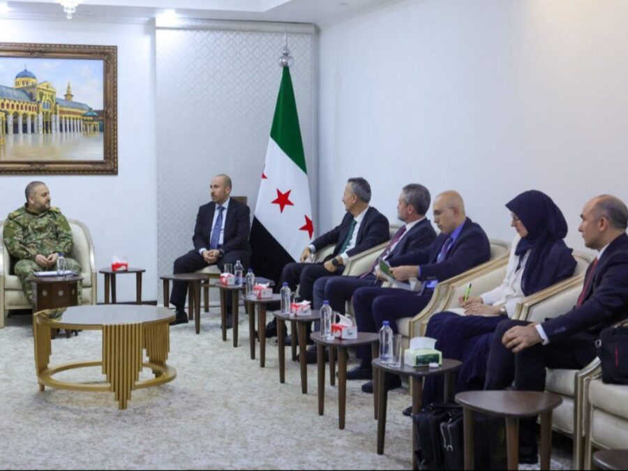 وزير الدفاع يبحث مع وفد تركي سبل دعم الصناعات الدفاعية