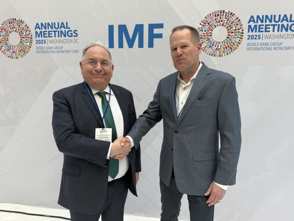 وزير المالية يلتقي مساعد وزير الخزانة الأمريكي بهدف دعم القطاع المالي