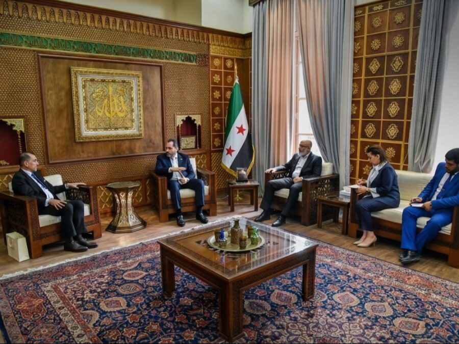 وزير السياحة يبحث مع السفير الأردني بدمشق سبل تطوير التعاون السياحي