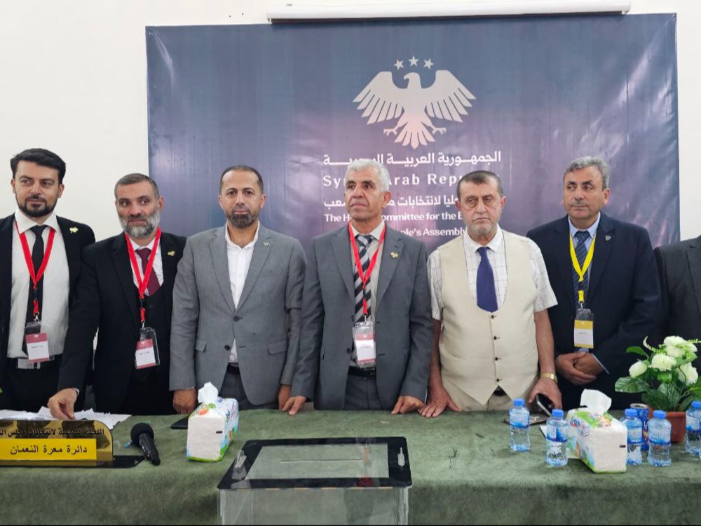 الرئيس الشرع يتصل بمحافظ إدلب للاطمئنان على سير انتخابات مجلس الشعب