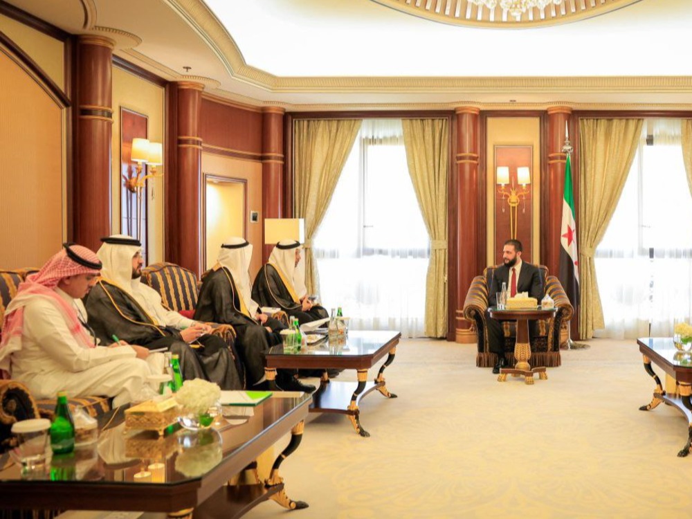 الرئيس الشرع يبحث مع وزير الاستثمار السعودي آفاق التعاون الاقتصادي