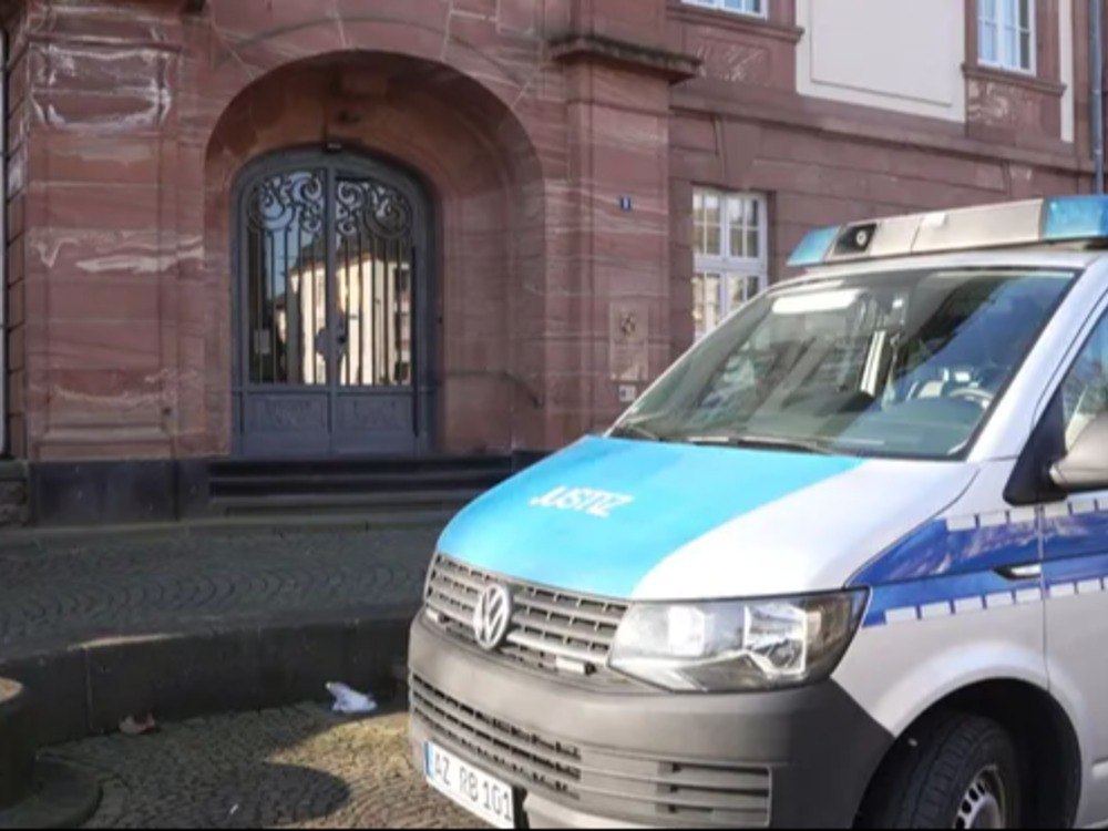 ألمانيا تعتزم محاكمة خمسة متهمين بجرائم قتل وتعذيب في سوريا