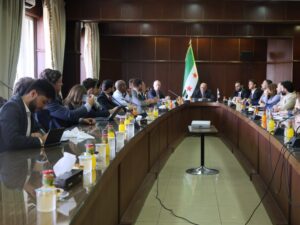 وزير الاقتصاد والصناعة يلتقي وفداً يضم نحو ثلاثين مستثمراً من جنسيات مختلفة
