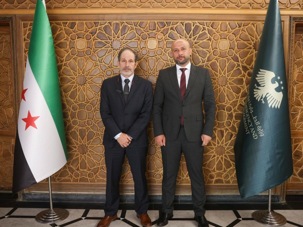 وزير الطوارئ يبحث مع رئيس الآلية الدولية التعاون في ملف الأسلحة الكيميائية