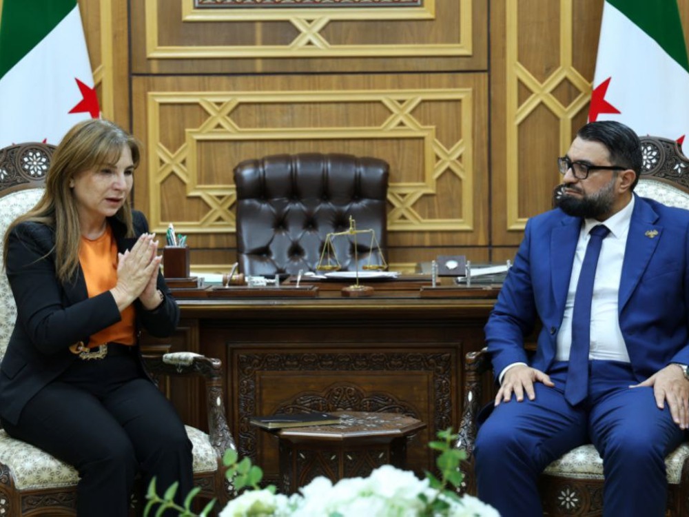 وزير العدل يؤكد التزام الحكومة بتوفير بيئة قانونية لعودة اللاجئين