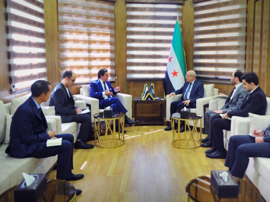 وزير النقل يبحث مع ممثل الأمم المتحدة تعزيز عودة اللاجئين