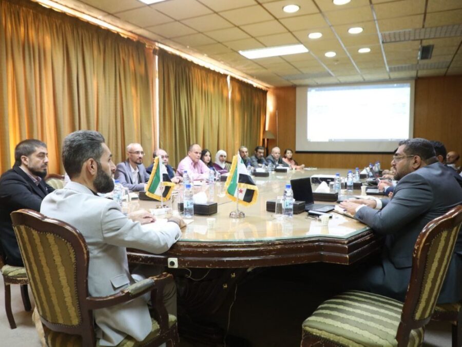 وزارة الطاقة تبحث مع البنك الدولي تسريع تنفيذ مشروع الكهرباء الطارئ