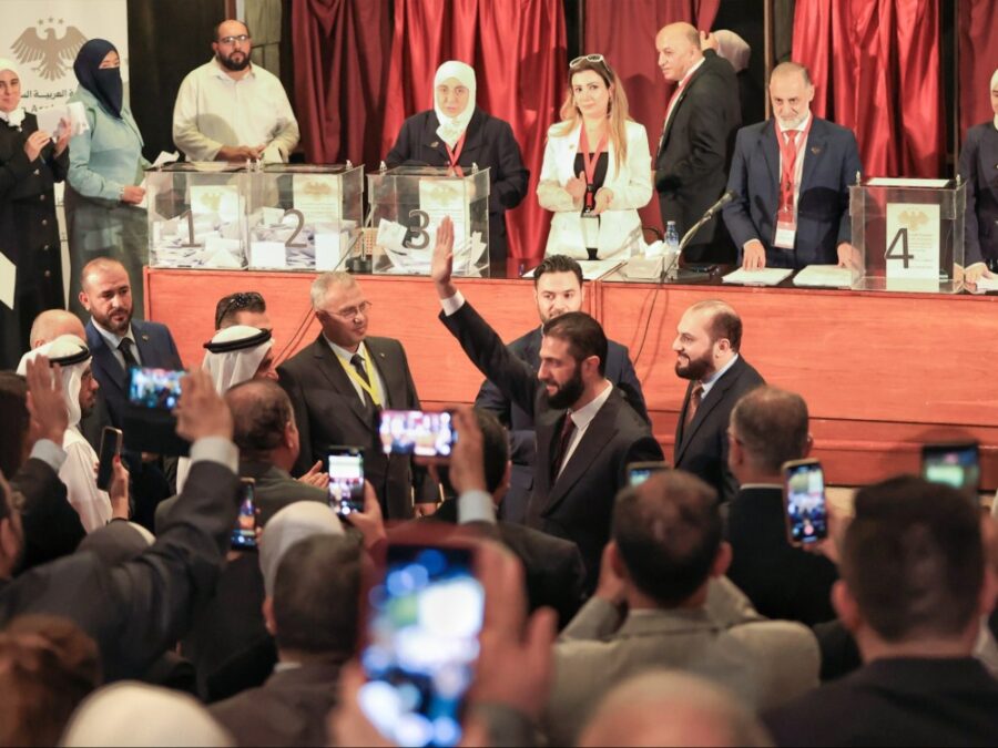اللجنة العليا تعلن انتهاء عمليات الاقتراع في جميع المحافظات السورية