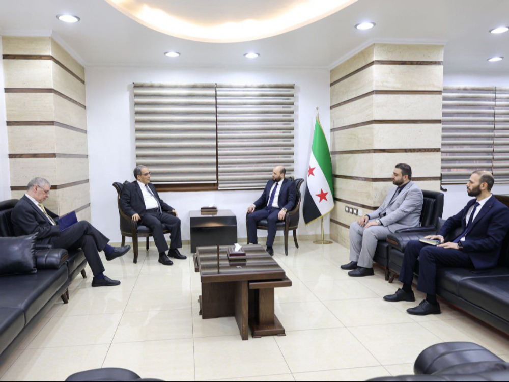 وزير الطاقة يلتقي سفيري الجزائر والإمارات لتعزيز التعاون في قطاع الطاقة