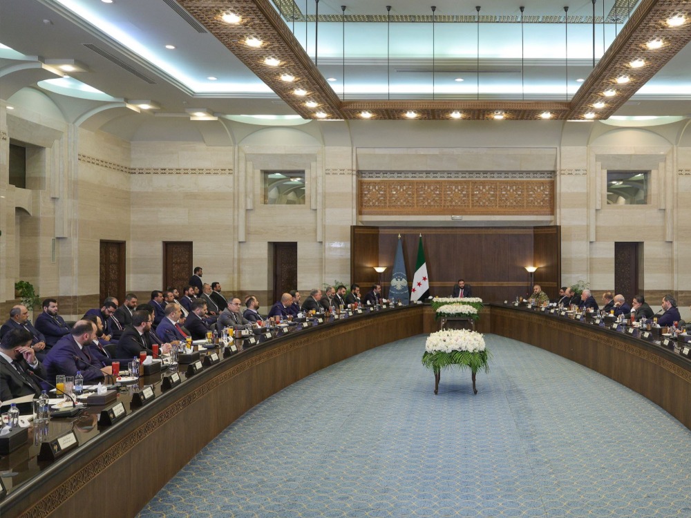 الرئيس الشرع يترأس اجتماعاً موسعاً لبحث آخر مستجدات البلاد