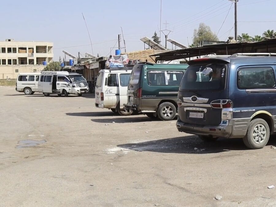 أزمة النقل العام تضاعف معاناة أهالي منطقة الغاب في حماة
