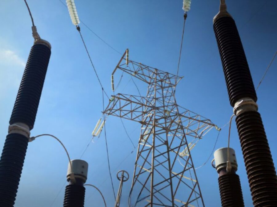 ضمن حملة "السويداء منا وفينا".. محافظة السويداء تستلم شحنة من المحولات والمعدات الكهربائية