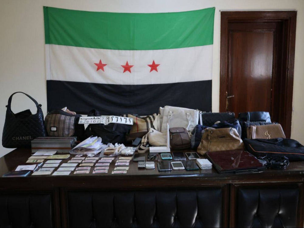 حلب.. المباحث الجنائية تلقي القبض على عصابة متخصصة بسرقة الحقائب النسائية