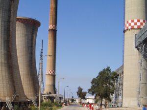 سوريا تتسلم أول شحنة من "المنحة النفطية" السعودية