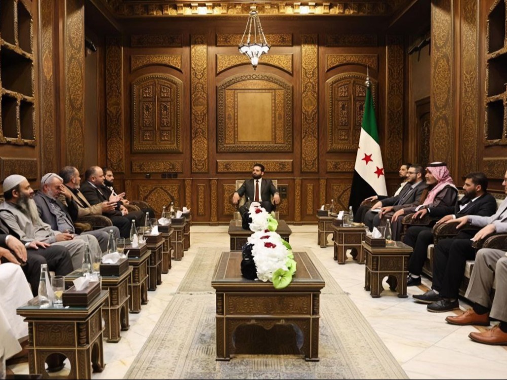 وزير الداخلية يستقبل وفداً من وجهاء مدينة تدمر لتعزيز التواصل الأمني