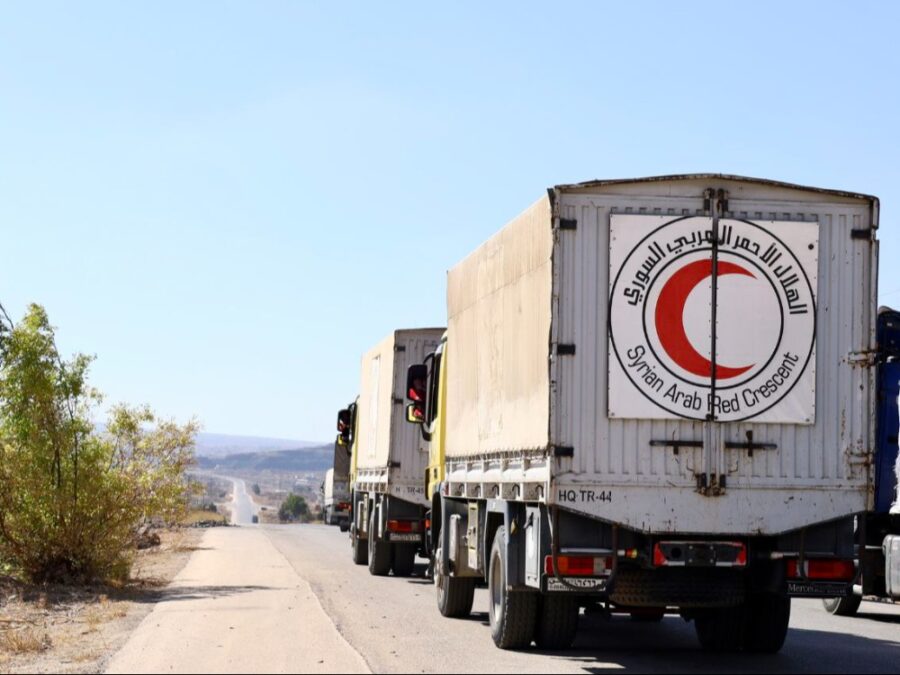 الهلال الأحمر: دخول قافلة المساعدات الـ55 إلى السويداء