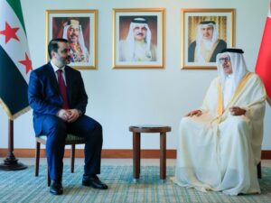 الشيباني يلتقي نظيره البحريني والمستشار الدبلوماسي للرئيس الإماراتي في المنامة