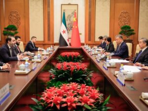 وزير الخارجية الصيني: مستعدون للمساهمة في أمن واستقرار سوريا