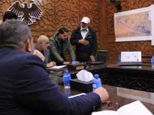 لبحث التوسعة الجديدة.. محافظ دير الزور يجتمع مع إدارة معبر البوكمال