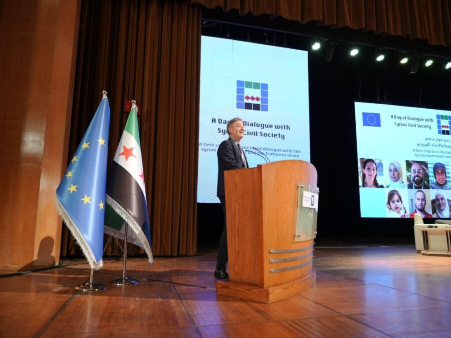 "يوم الحوار" في دمشق.. رؤى مهمة ومحورية لمستقبل سوريا