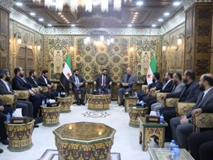 وزير الداخلية ورئيس جهاز الاستخبارات يبحثان الواقع الأمني بدير الزور