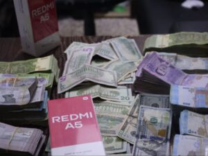 الأمن الداخلي في مصياف يلقي القبض على متهمين بتداول عملة مزورة