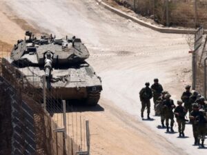 الاحتلال الإسرائيلي يتوغل مجدداً ويقيم حاجزاً في ريف القنيطرة الغربي