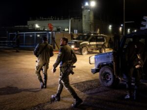 قوات الاحتلال الإسرائيلي تعتقل 4 شبان في بلدة خان أرنبة بريف القنيطرة