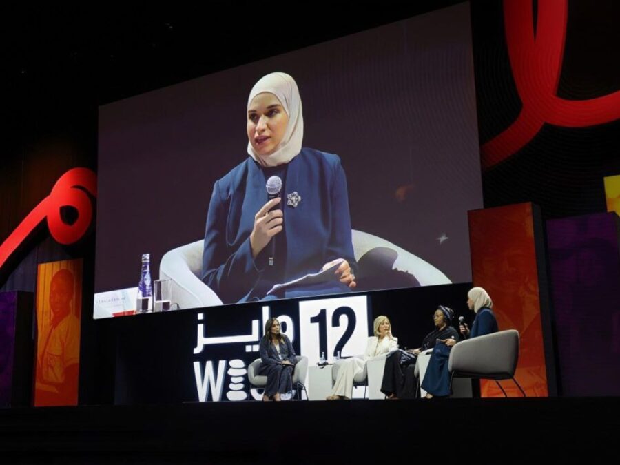 عقيلة الرئيس السيدة لطيفة الدروبي تبحث مع الشيخة موزا تطوير التعليم وتمكين الشباب