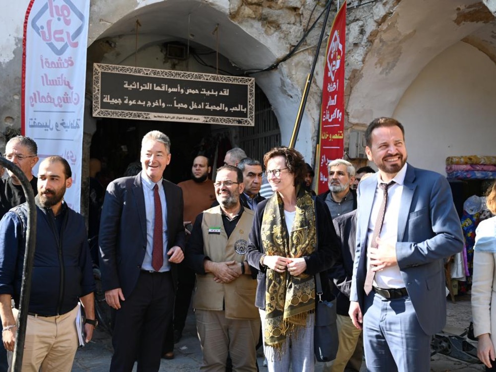 القائم بأعمال البعثة الأوروبية ينهي جولة ميدانية للأرشيف العقاري في حمص